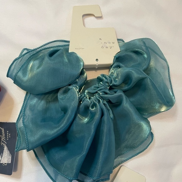 NWT A New Day hair scrunches set of four. - Picture 3 of 5